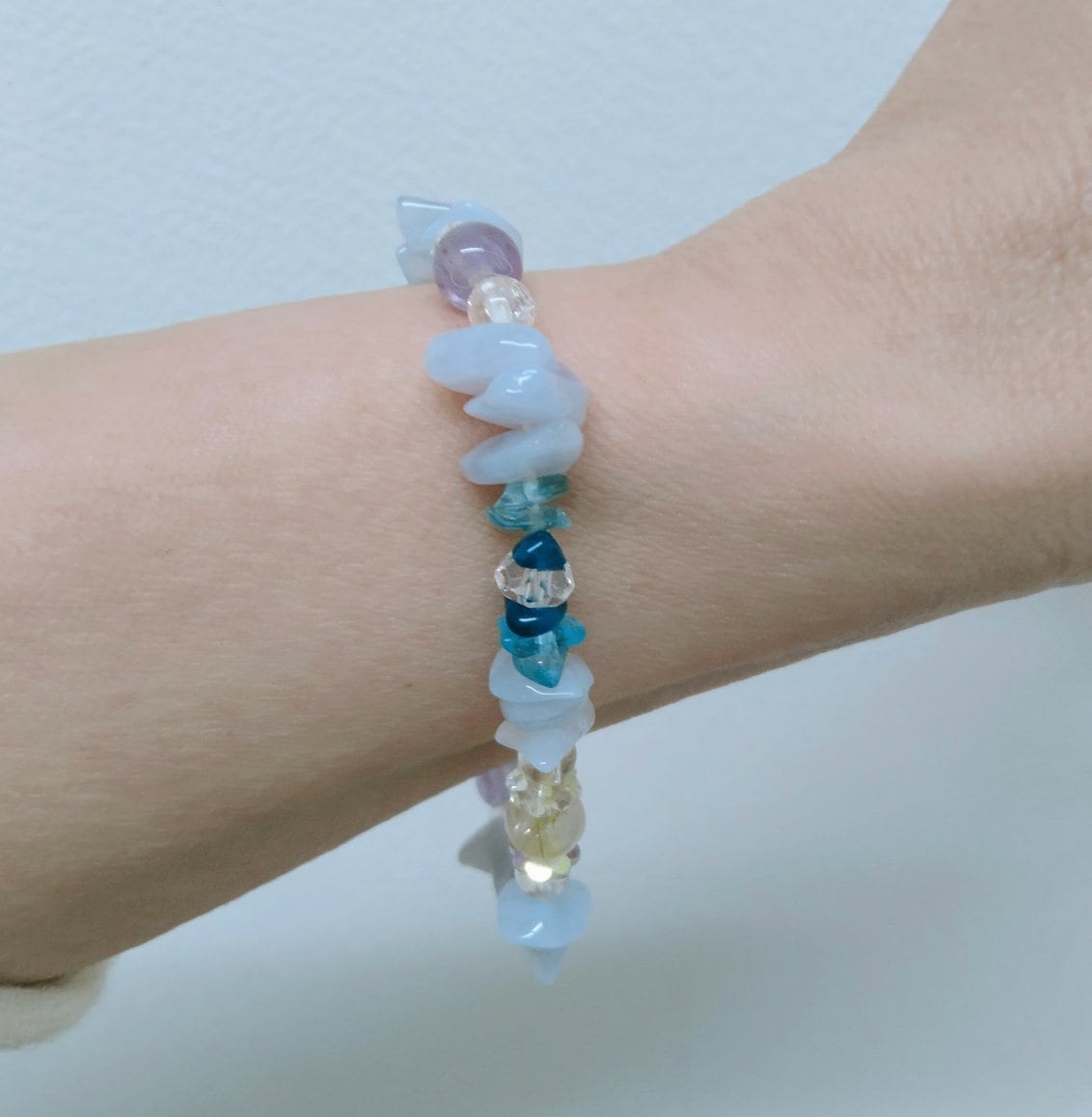 細めタイプです☆天然石ブレスレットをお届けします ～手首でキラキラ揺れる、あなただけのグラデーションカラー～ イメージ5
