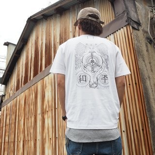 Tシャツのデザインや、家に飾る絵を手書きで描きます 全て手書きでいろんな文化のモチーフを取り入れた絵を描きます イメージ6