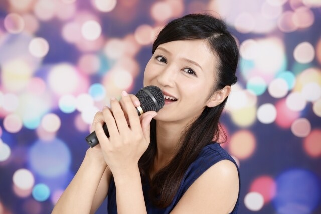 あなたの歌を褒めちぎります カラオケに行く前に、人前で歌う練習をしてみましょう！ イメージ2