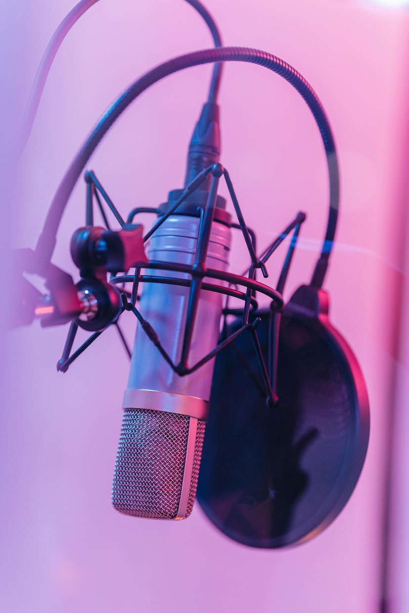 明るく落ち着いた声で心を込めて演じます あなたのイメージを大切に、多彩な表現で声に命を吹き込みます イメージ1