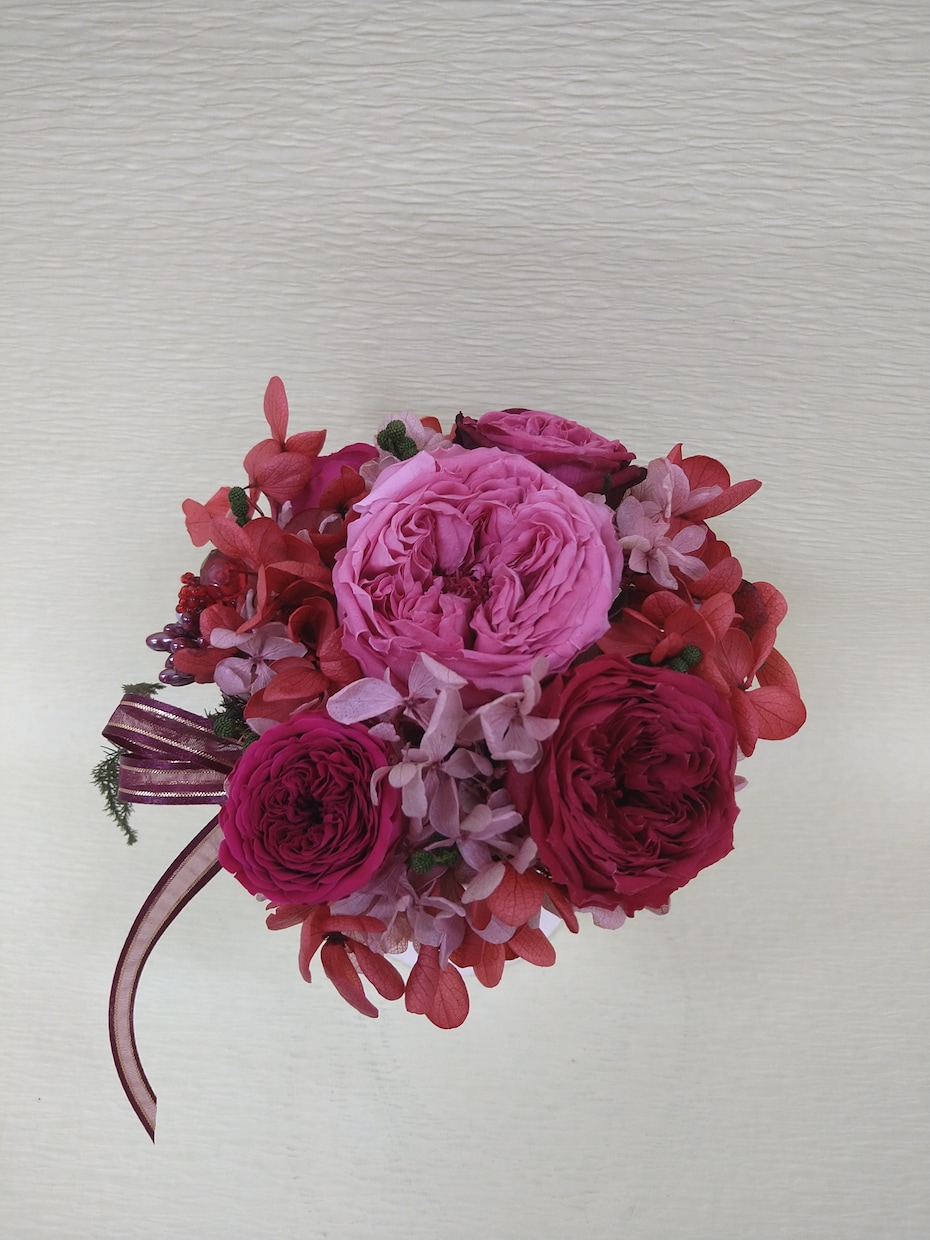 推しイメージのプリザーブドフラワー作ります 自由な色や花、その他小物で推しを感じたい人向けです。 イメージ3