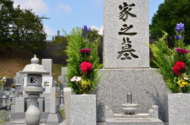 広島県限定　お墓参り　お墓掃除代行します お墓が遠方にある等で、お参りやお掃除にお悩みがある方向け イメージ3