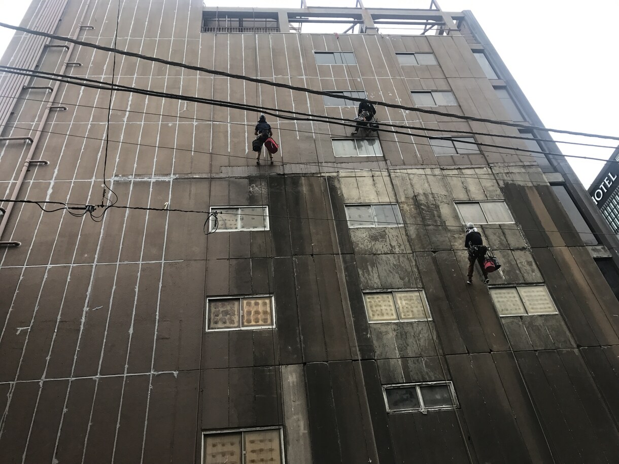 高所ロープ作業いたします どんな小さな事でも、ご相談下さい。 IRATA取得済 イメージ2
