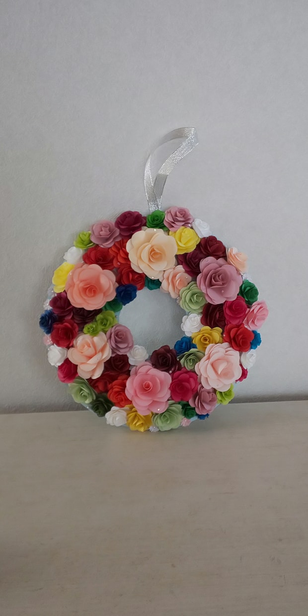 ペーパーフラワー薔薇リースを作ります 誕生日・記念日のプレゼントや自分用にいかがですか？ イメージ2
