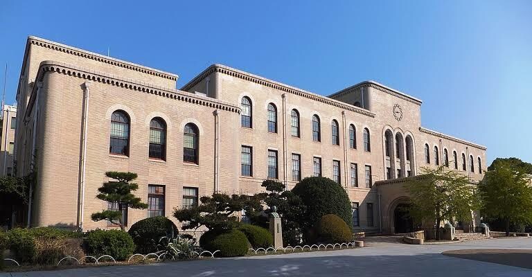 三年次編入に悩んでる人の相談に乗ります 孤独な三年次編入を志望している人のミカタになります！ イメージ1