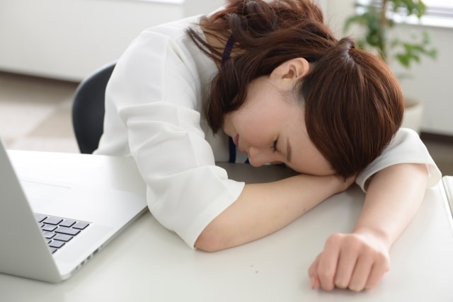 定時で職場を後に出来るようになるレポートを送ります 残業だらけで体も心もクタクタの20～30代平社員女性へ イメージ2