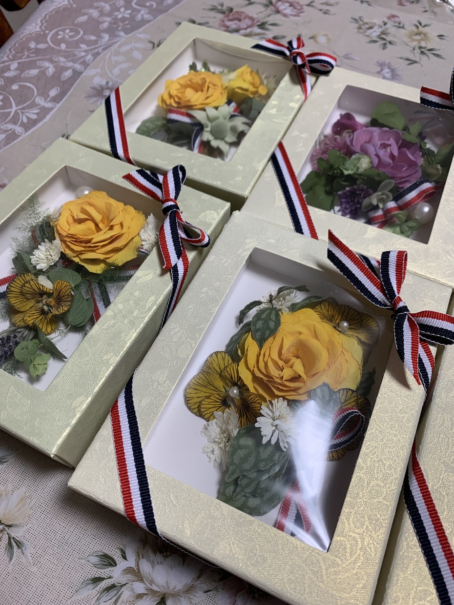 レカンフラワーでオリジナルミニ額をつくります 自然な花色と形が残る新しいドライフラワーを母の日に送ろう イメージ3