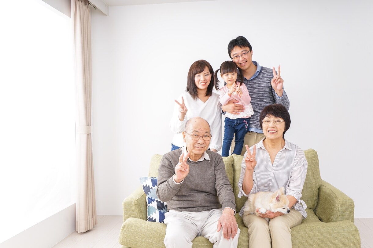 出張＆スタジオ完備！心に残る家族写真を撮影します 商業撮影のプロが高品質な家族写真を撮影！遺影や個人撮影も◎ イメージ10