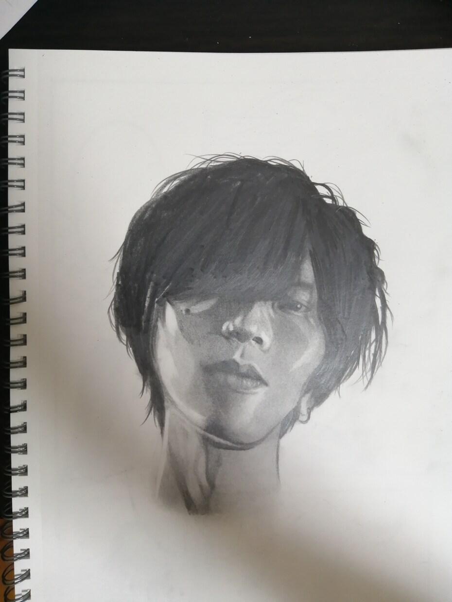 鉛筆画でリアルな似顔絵を描きます 写真ではなく絵で思い出を作ります！ イメージ9