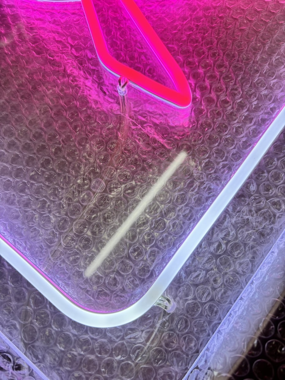 LEDネオン文字のデザイン・レイアウト作成します 点灯時の見え方までわかるデザインご提案します イメージ9
