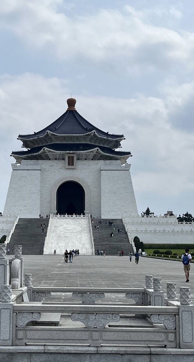 200円/枚で思い出の写真を青空にします プロフィール画像やSNS投稿におすすめ イメージ2