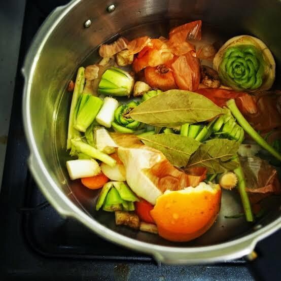 美容・健康に効果的なベジブロスについて教えます いつも野菜の端材を捨ててませんか！？実はそれ栄養の塊ですよ！ イメージ1