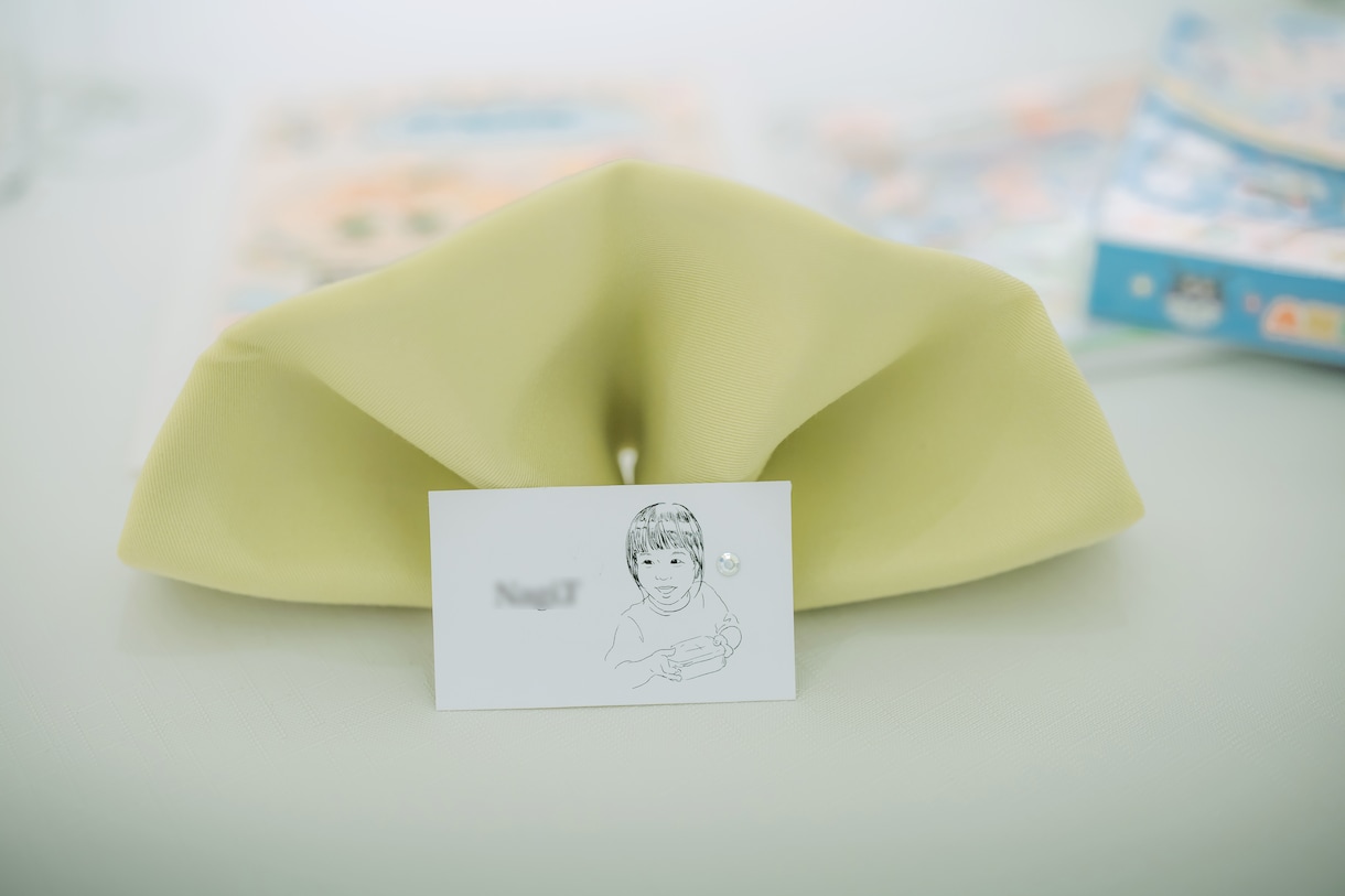 似顔絵席札を洗練されたデザインで作ります 《結婚式で参列者に驚きと喜びをお届け！》 イメージ5
