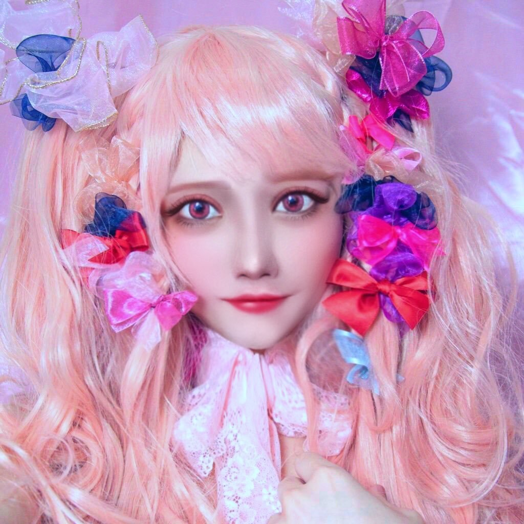 SNSなどに投稿する用等に写真を綺麗に加工します 肌加工から目、鼻などのパーツ加工まで幅広くします イメージ1
