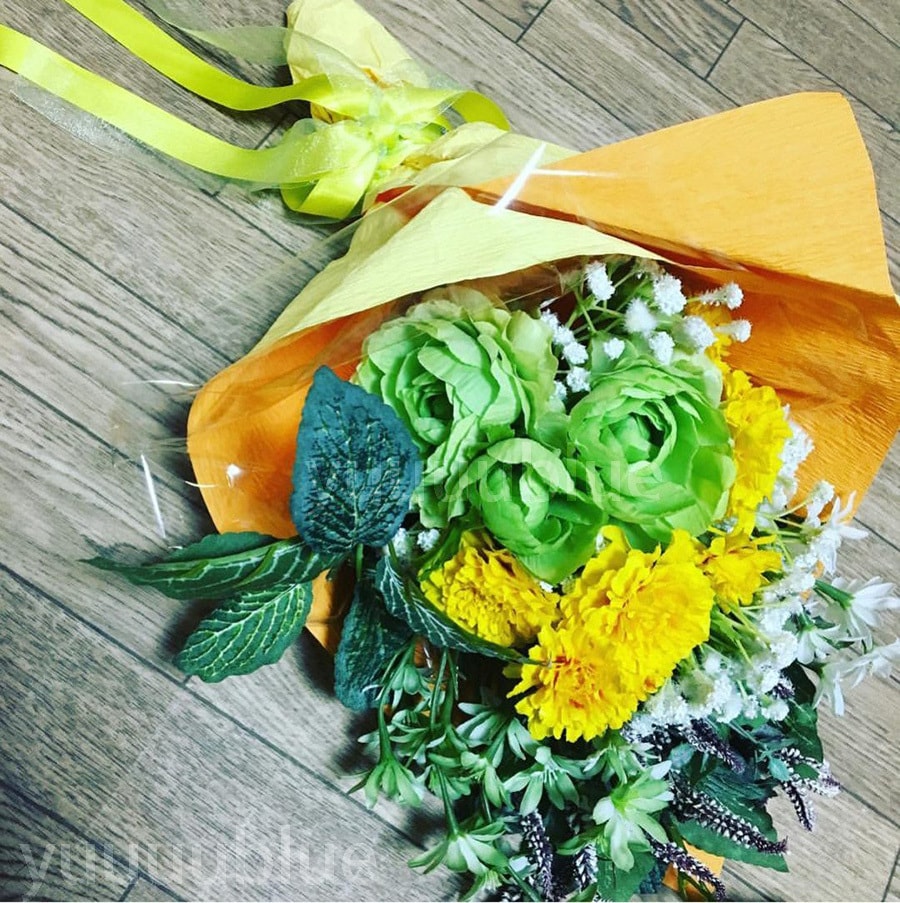 造花でフラワーアレンジメントお作りいたします 色やお花の種類、アレンジの形など細部までご相談承ります。 イメージ4