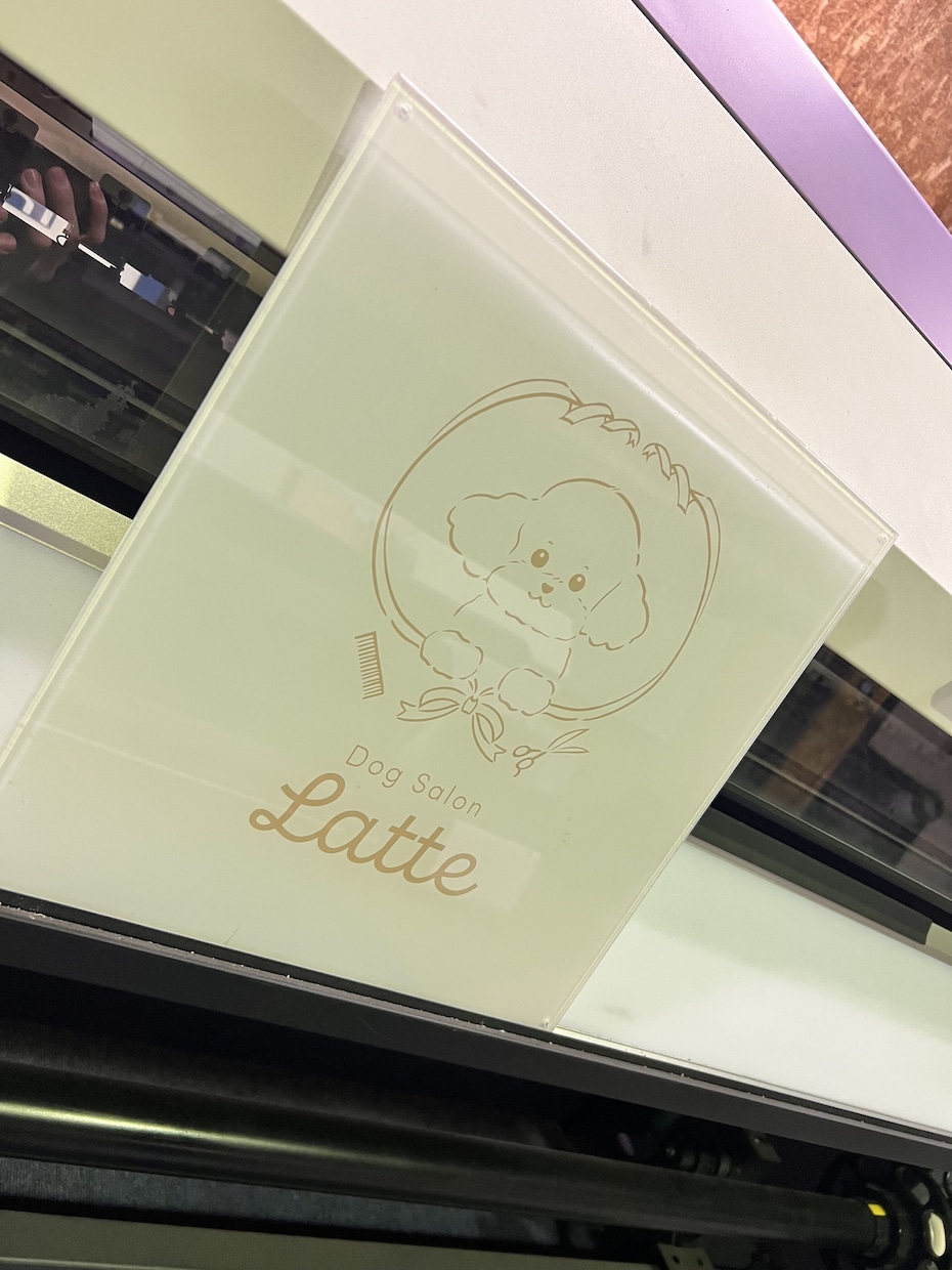 高品質アクリル看板をオーダーメイドで制作します 店舗・サロン向け｜高級感あるアクリル看板をオーダーメイド イメージ5