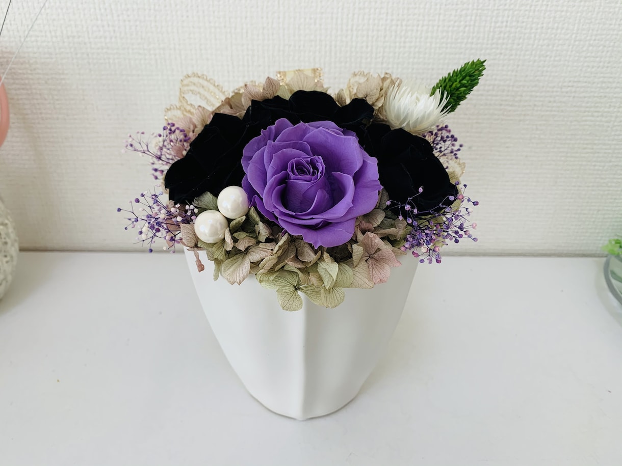 プリザアレンジで幸せと癒しを運びます お花を誰かのために贈りませんか？ イメージ7