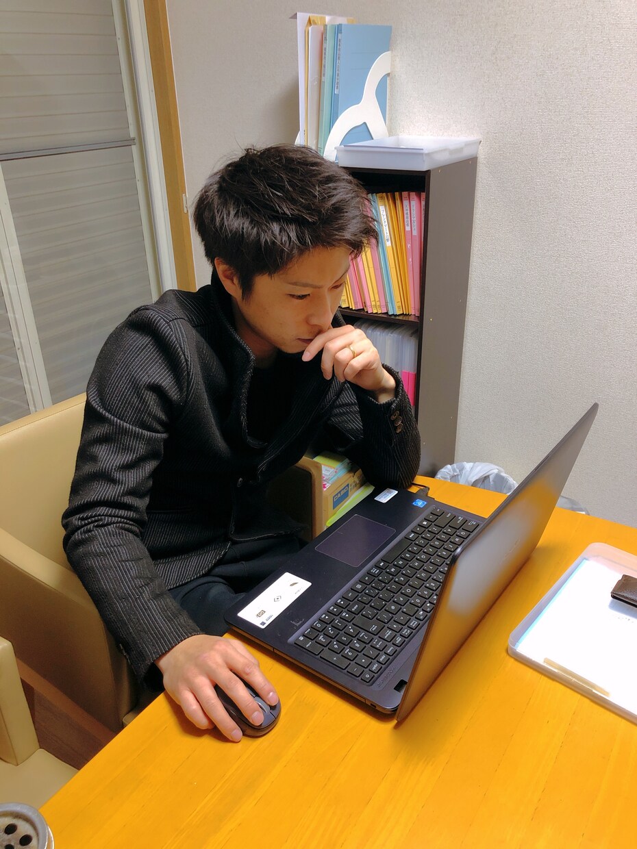 悩み事、愚痴等何でも全力でお聞き致します 会社経営、結婚詐欺での多額借金等、人生波瀾万丈の28歳です！ イメージ1