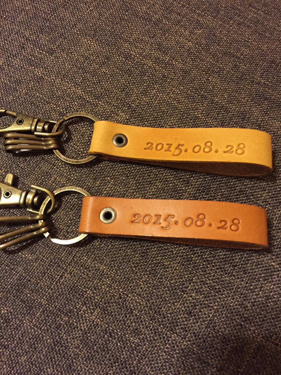 刻印入りレザーキーホルダーをお作りいたします 記念日や名前を刻印した世界にひとつのオリジナルキーホルダー♪ イメージ3
