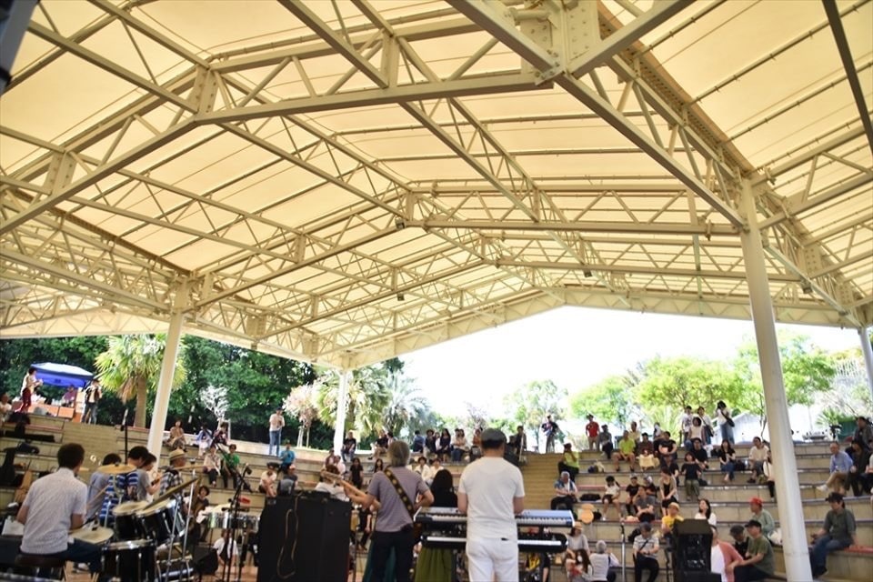 カフェライブ、講演会などのPA音響プラン承ります 小規模なライブ、講演会などの音響のプランニングを承ります。 イメージ6