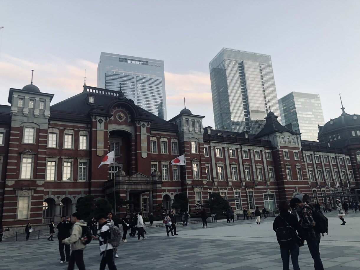 駅舎の写真を提供します 朝から夜の駅舎の写真があります。 イメージ2