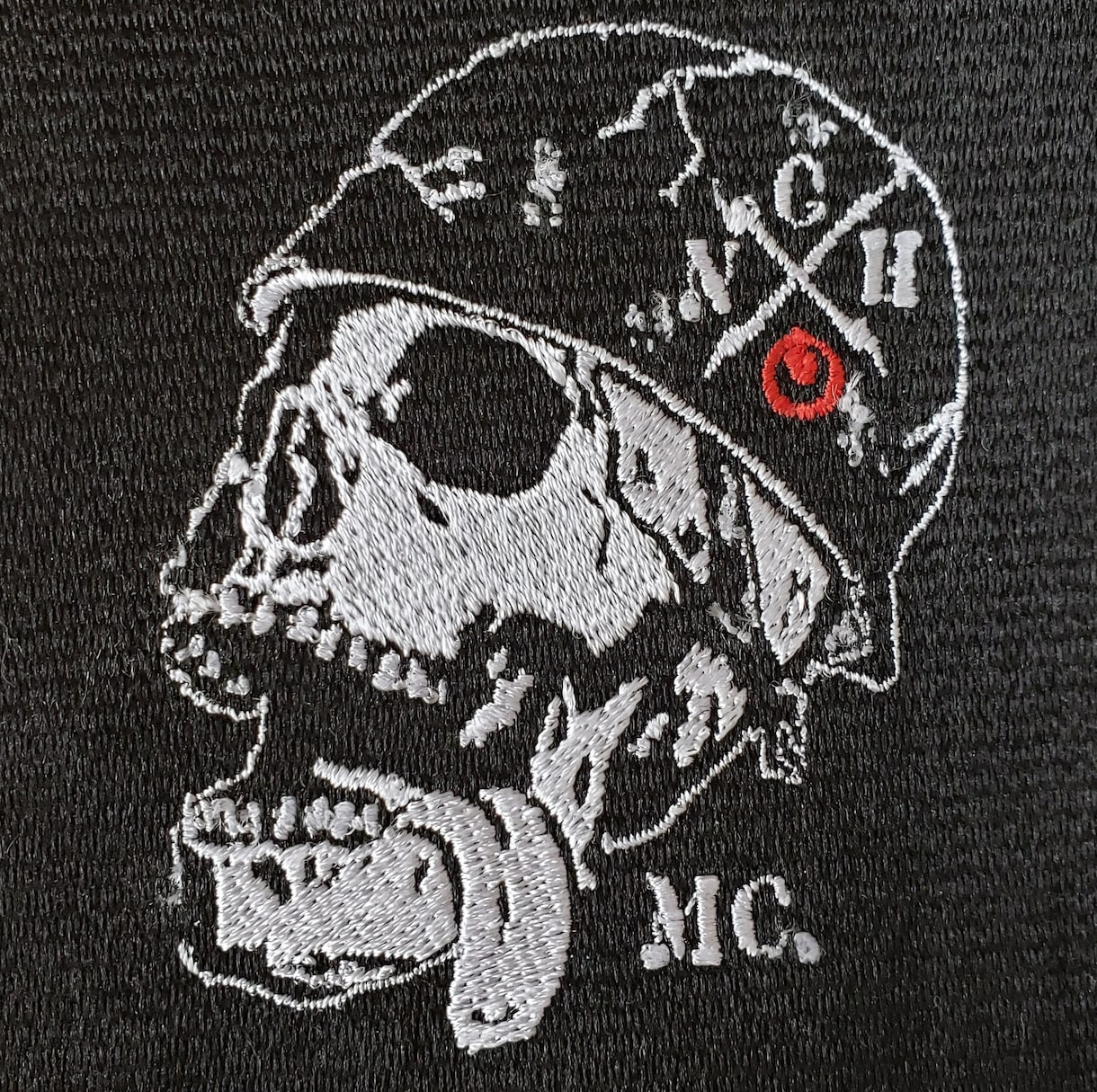 オリジナル、オーダーワッペンを刺繍で作成します 特別な一品を。絵柄や図案、画像を刺繍ワッペンでお作りします。 イメージ5