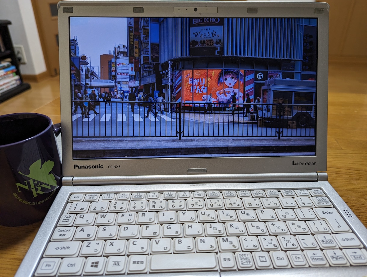お手持ちのノートPCでデジタルサイネージを作ります 実は専用機材を購入しなくてもサイネージは作れるんです。 イメージ2