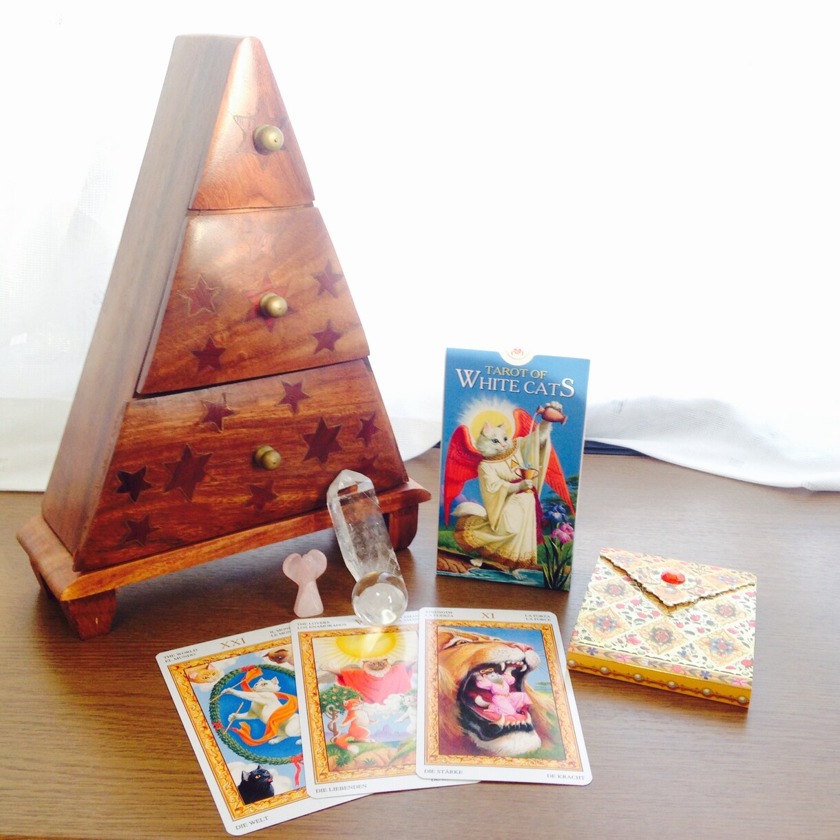 やさしい白猫タロットで占います 可愛い絵柄でふんわり、心に寄り添った鑑定をします。 イメージ1