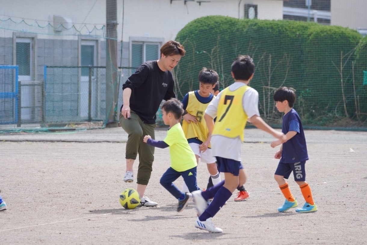 元J1リーガーがパーソナルトレーニングをします 直に見ながら1対1で教えることで理解力を上げ上達を早めます！ イメージ2