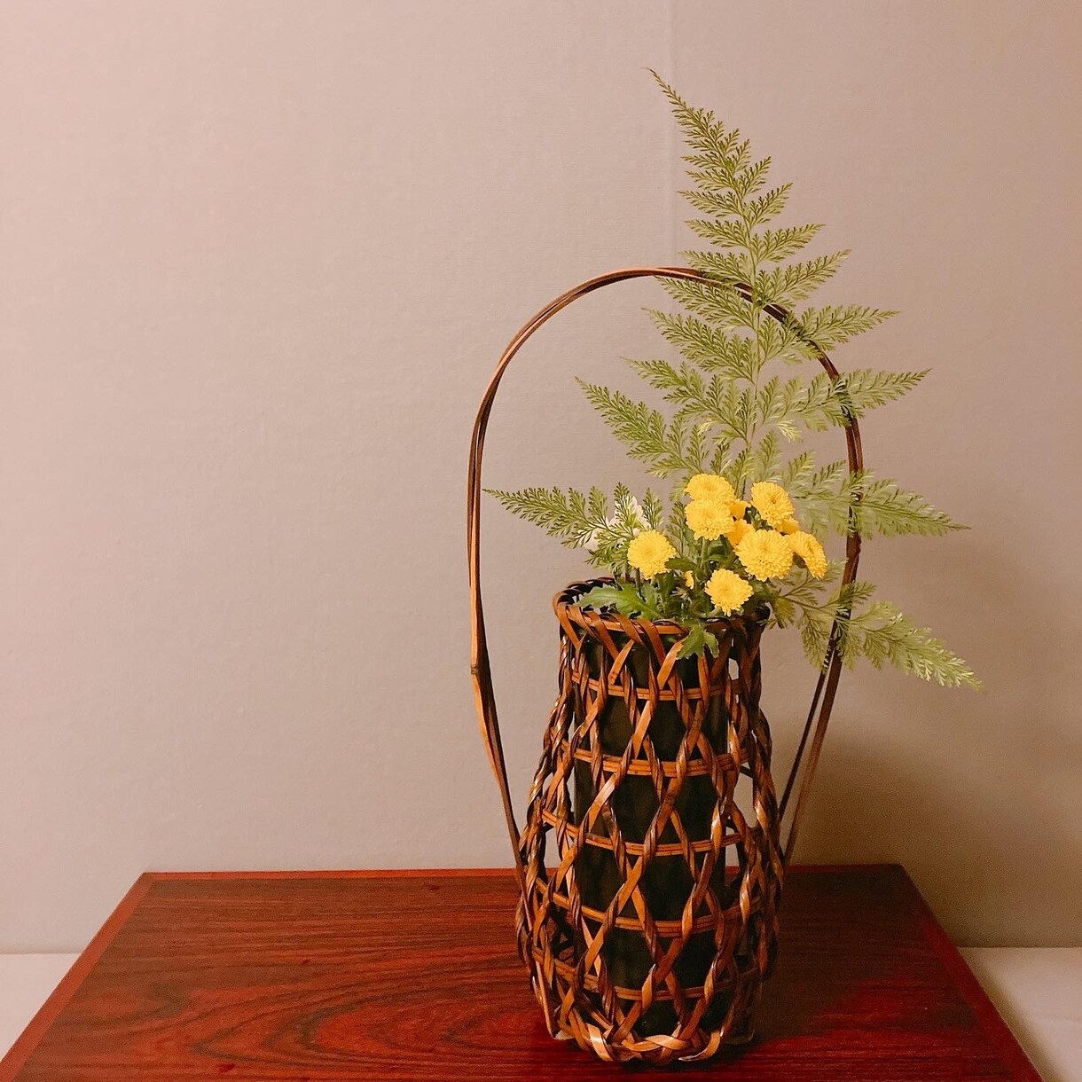 あなたの商品に花を生けます いけばな師範がご自身の商品を引き立たせる花をご提案します イメージ6