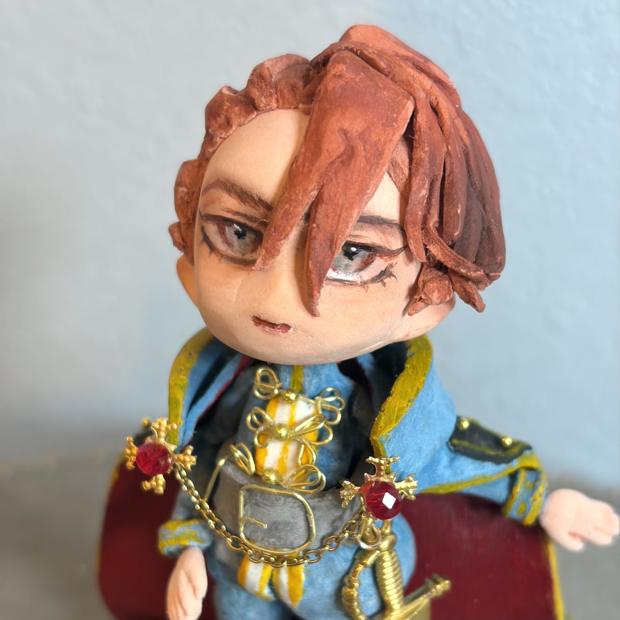 台座付きの手作りデフォルメフィギュアを制作します 表情も衣装も世界観もそのまま再現 イメージ4