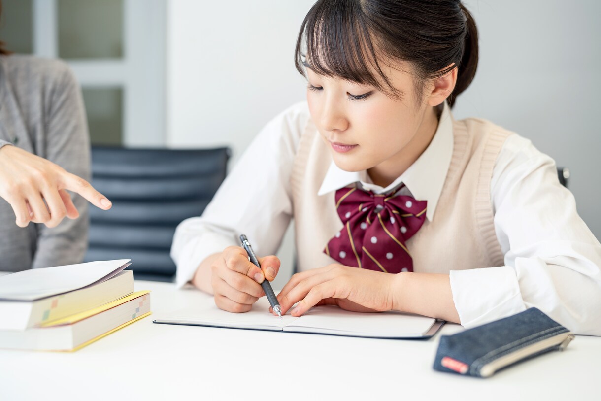中学生のオンライン家庭教師をします 公立中に通う中学生限定！教科書に沿ったレッスンをします！ イメージ1
