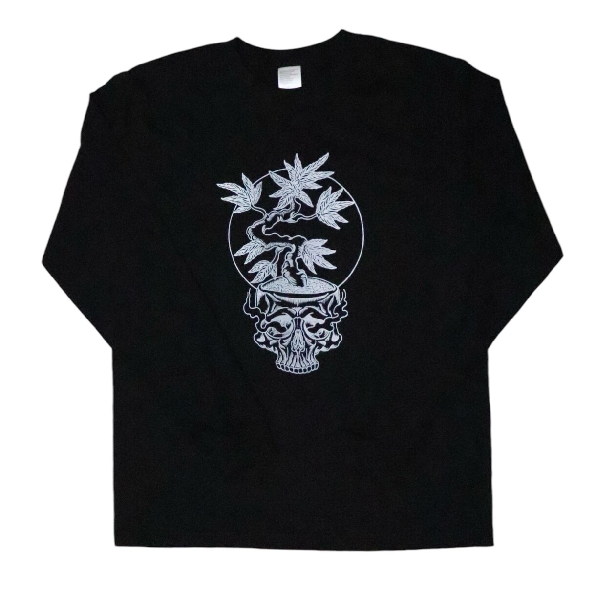 手描きでTシャツなどのアパレルのデザインを描きます プロの画家が手描きでTシャツなどのデザインを描きます。 イメージ2