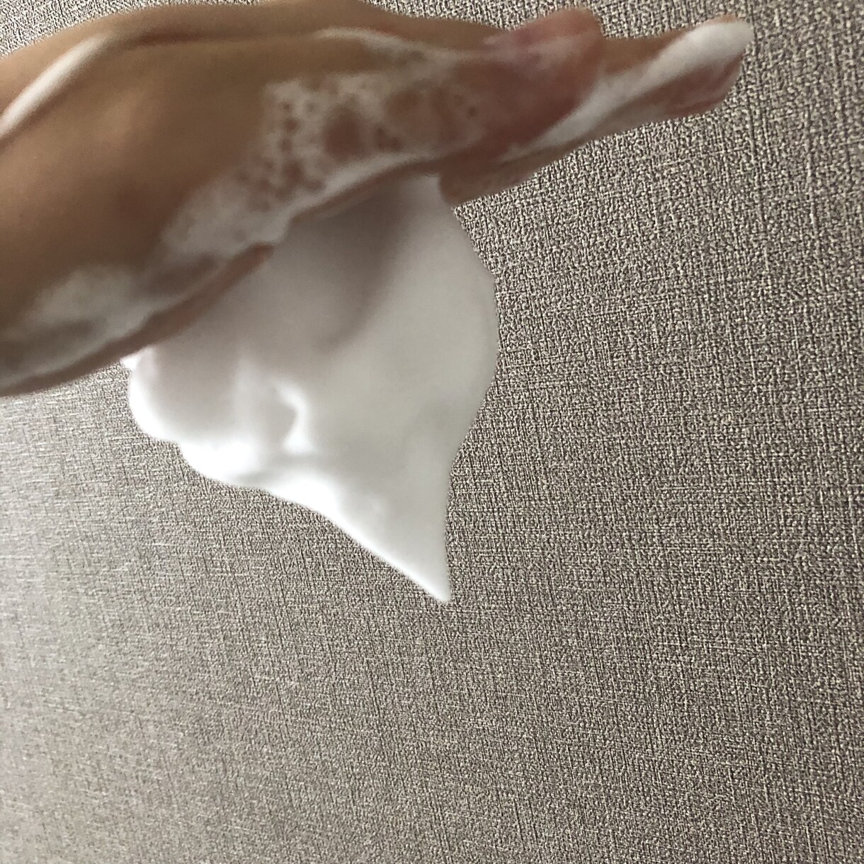 手だけでモコモコな泡が作れるよう伝授します 少量の洗顔フォームでモコモコ気持ち良くお顔が洗えます★ イメージ5