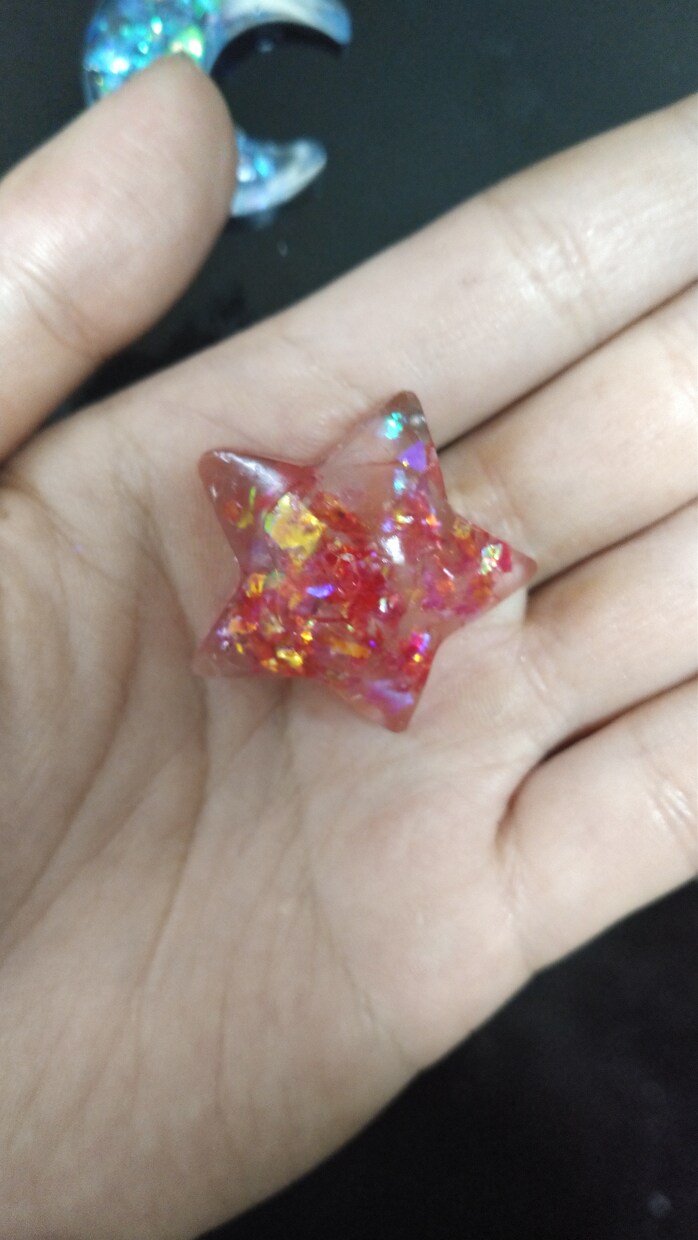 レジンでアクセサリーを作ってます 星、月、猫ちゃんメインで作成しております！ イメージ4