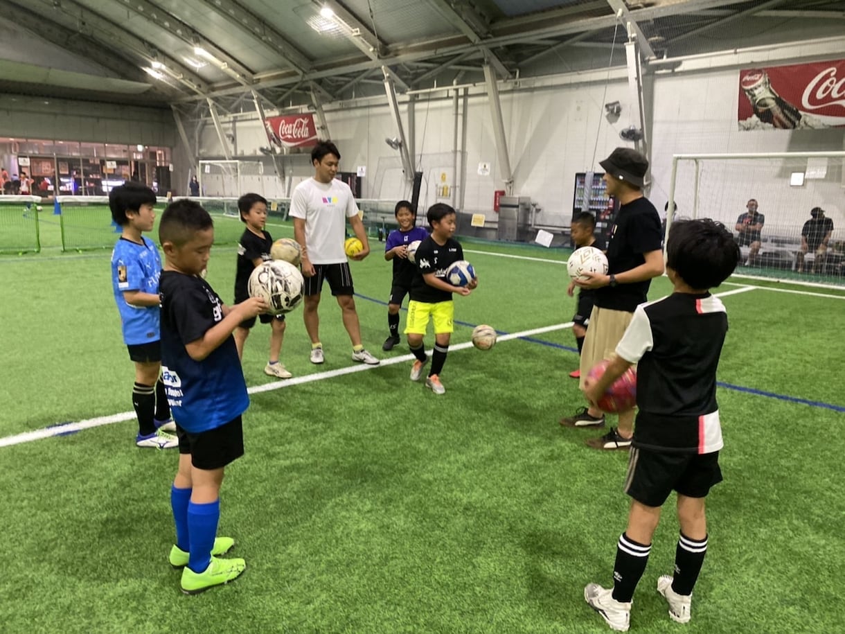 小学生向け！リフティング練習メニューを提案します リフティングをやりたい方へ！まずは10回までが目標！ イメージ3
