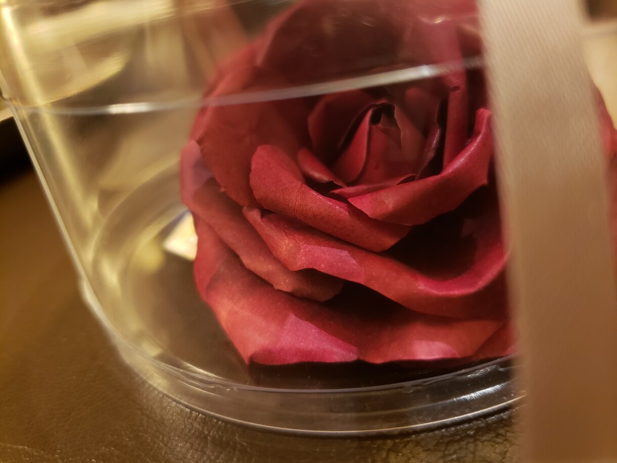 紙のオーダーフラワーをお作りいたします 紙で花びらを1枚ずつ制作したお花を完全オーダーメイド。 イメージ8