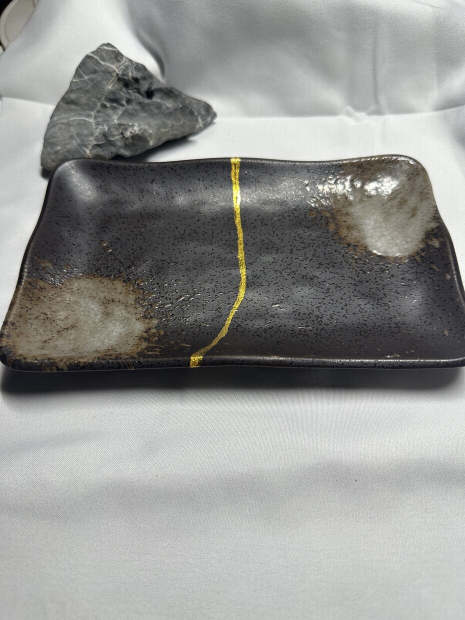 簡易金継ぎでの修理を承ります 大切にしていた陶器や、ガラス製品を新しく甦らせます イメージ1