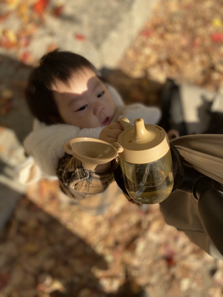 遊ぶ、食べる、笑うベビー子どもの写真素材提供します ぱっちりお目目、さらふわ桃肌、ふさふさヘアーの1歳boyです イメージ9