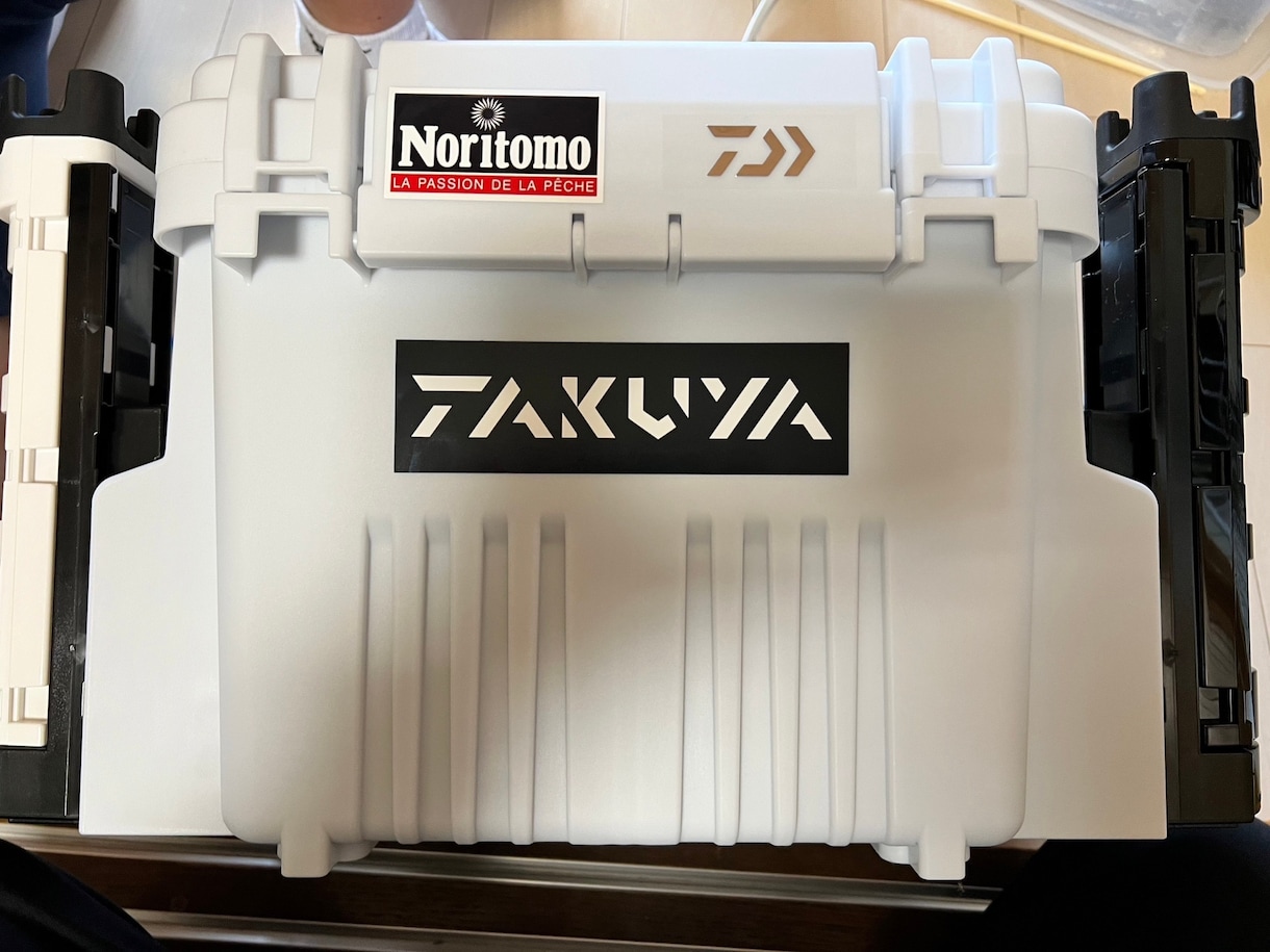 パロディ系のロゴをデザインできます 小洒落たロゴでステッカーやTシャツを作りませんか? イメージ1