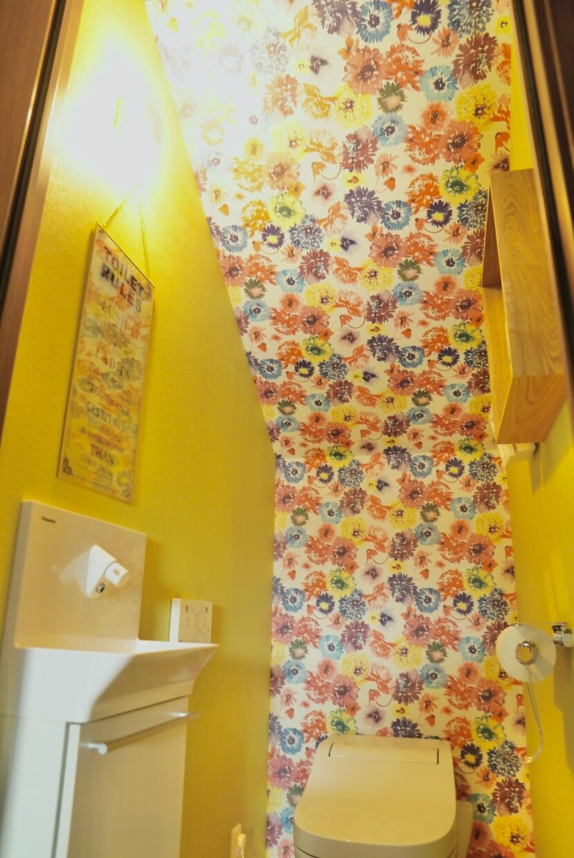 海外風の壁紙コーディネート１部屋から行います 色柄壁紙は得意です！飾らなくてもおしゃれな部屋 イメージ8