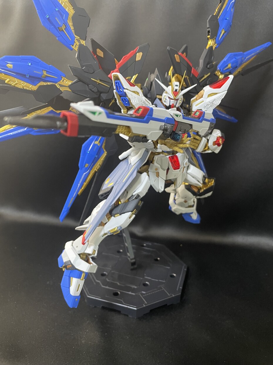 愛情たっぷりの高クオリティのガンプラをお届けします 初心者の夢、叶えます。要望に合ったのガンプラ制作代行サービス イメージ4