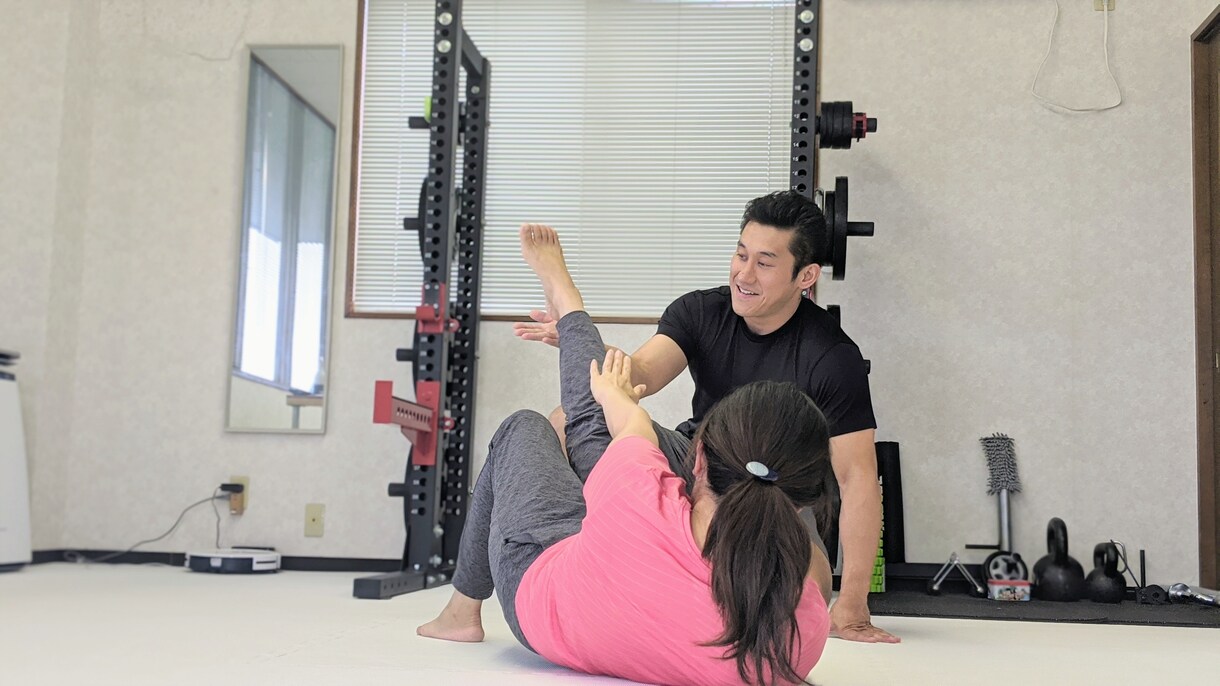 オンラインでトレーニング、ボディメイク手伝います 初心者歓迎。週2回1ヶ月間、プロのトレーナーが徹底サポート！ イメージ1