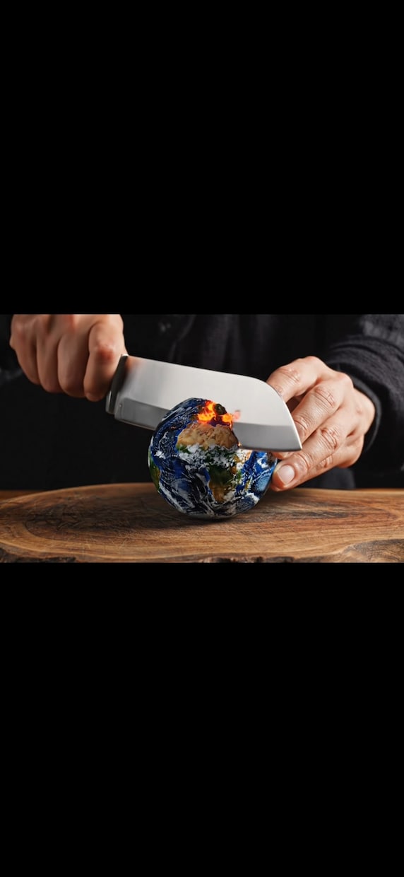 AIでガラスフルーツなどをカットする動画を作ります ・「入れるだけで“バズる質感”が作れるプロンプト」 イメージ3