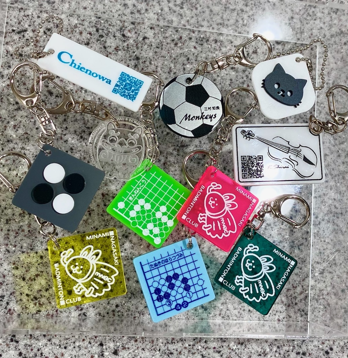 オリジナル彫刻キーホルダー製作いたします QRコードで再生回数UP！販促品・参加賞・記念品・チームの証 イメージ1