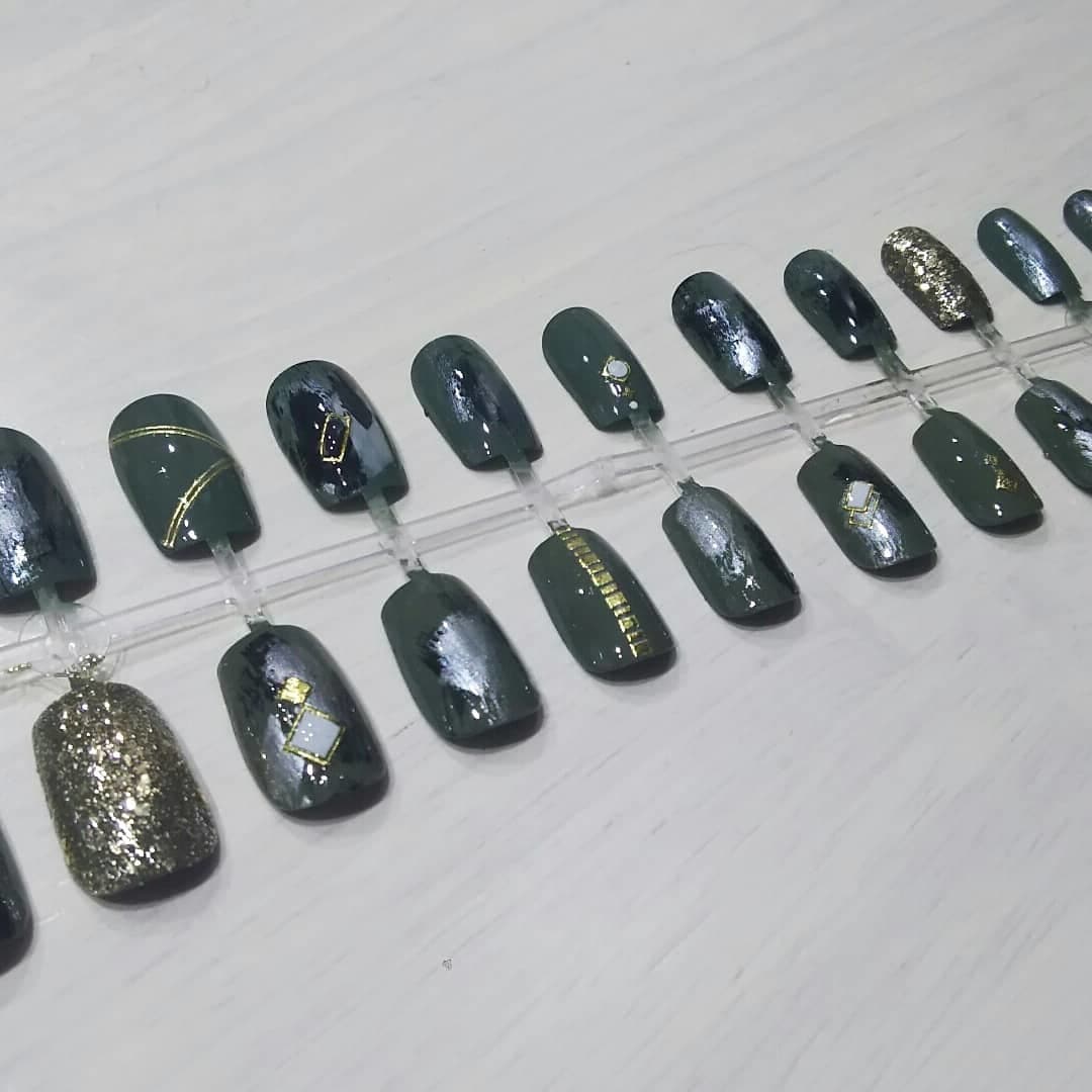 オーダーメイドネイルチップ作ります 完全オーダーメイドのチップです。必ずご期待にお応えします。 イメージ8