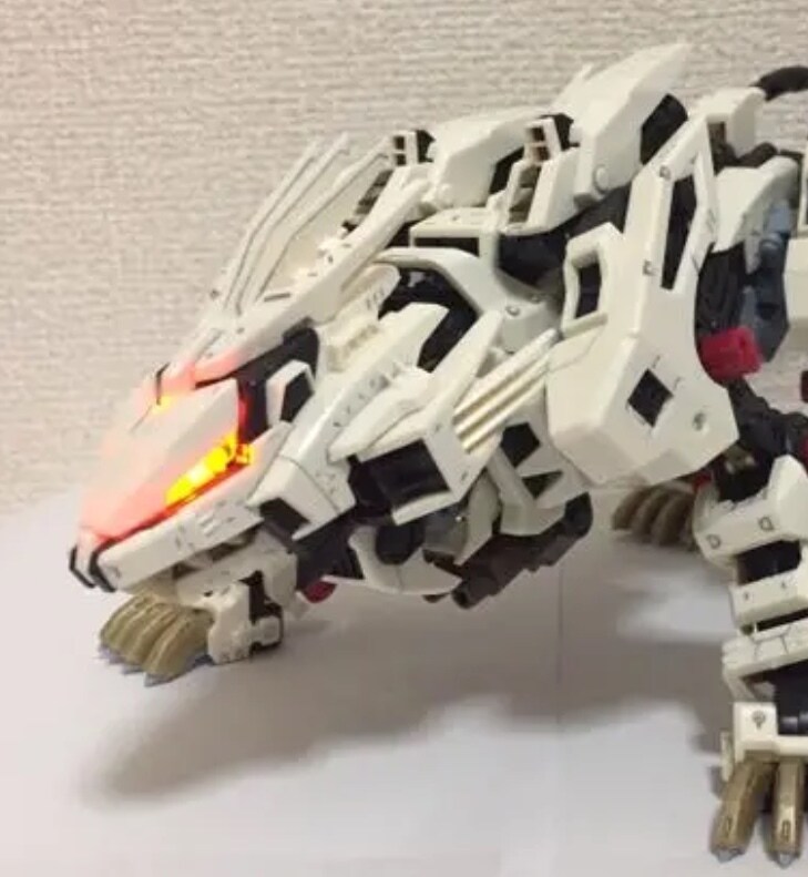 プラモデルに簡易LED電飾を施します ☆あなたの大好きなプラモデルにLED電飾で美しい輝きを☆ イメージ1