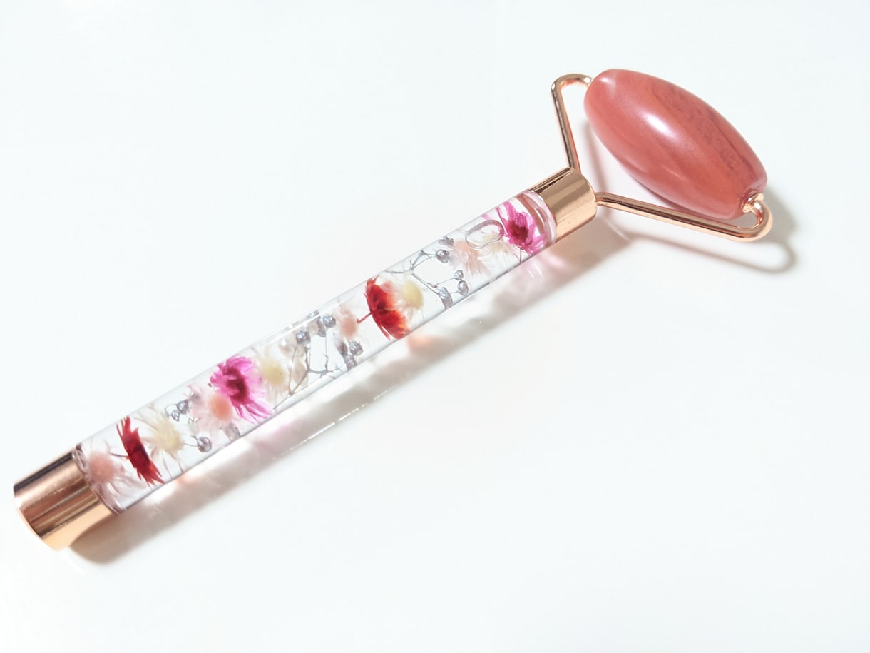 美活にオススメ！ハーバリウム美顔ローラーを作ります プレゼントにオススメ！好きな天然石、花の色が選べます！ イメージ2