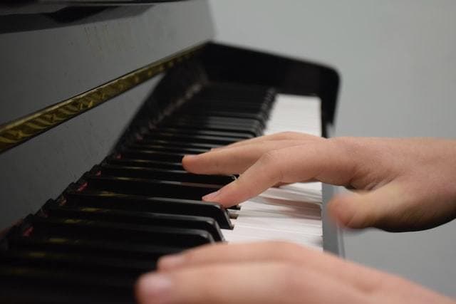 ピアノ演奏のワンポイントアドバイス致します 演奏の音声・動画ファイル添付 or テキストのみでもOK イメージ1