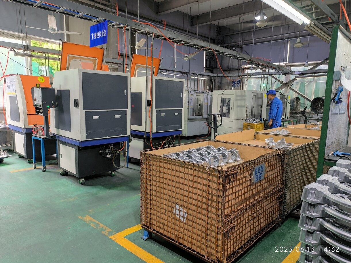 サ12)鋳造製品の設計試作から量産まで対応します ダイキャスト法での製品開発から納品まで一気にサポートします。 イメージ10